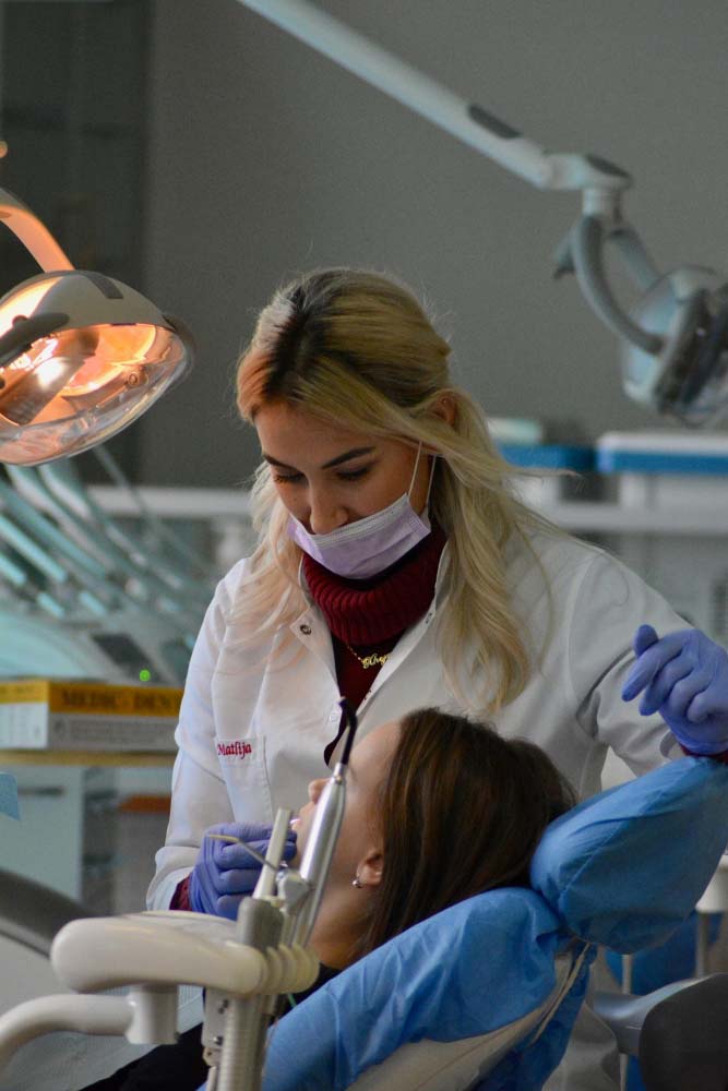 Семейный стоматолог Кирьят-Малахи принимает родителей с ребёнком
