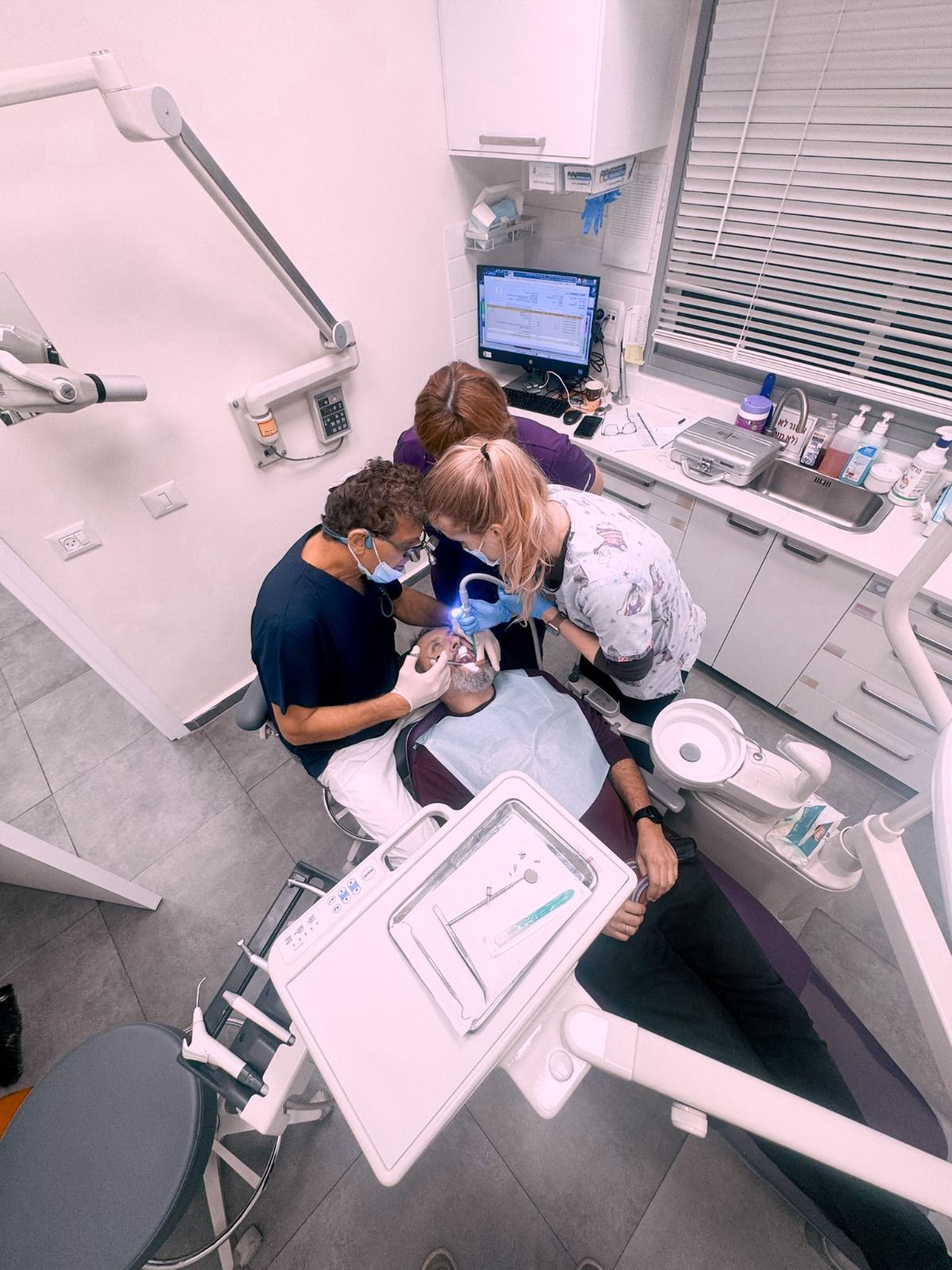 צוות מרפאה מקצועי במרפאת שיניים קרית מלאכי